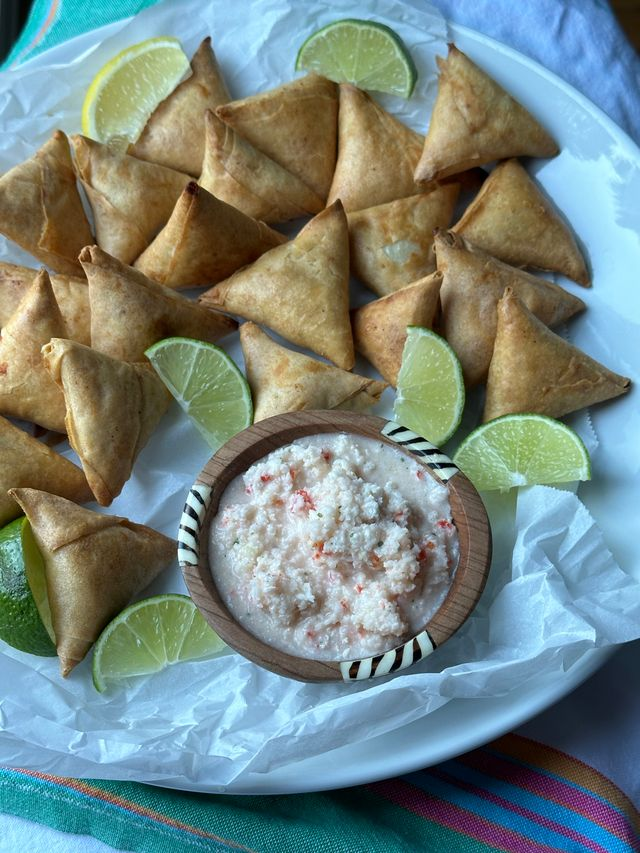Samosa (East African Style Chicken ~ Beef or&nbsp;Lamb)