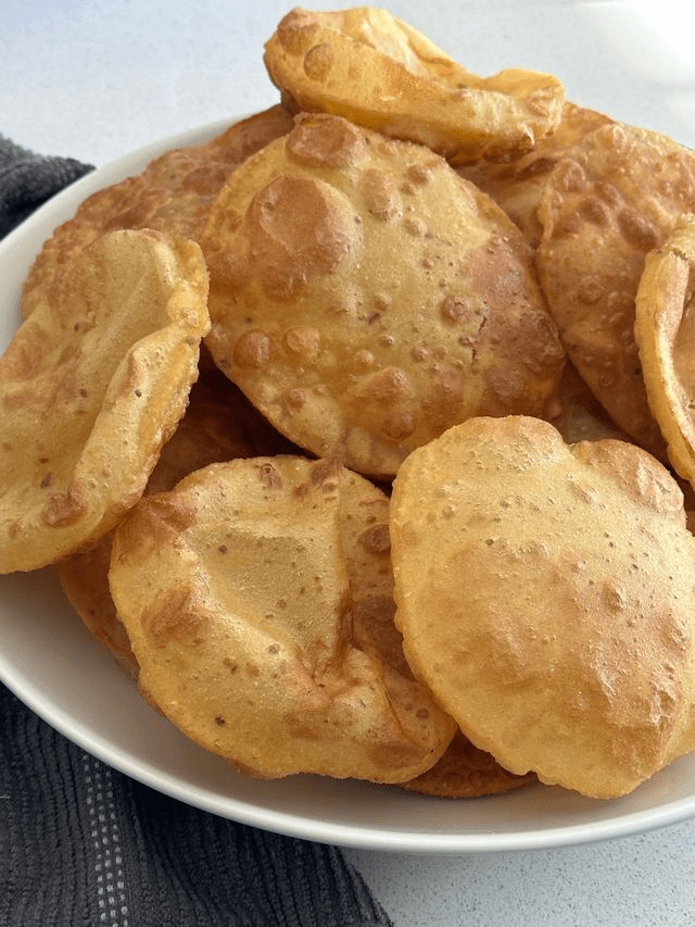 Thikki Puri or Masala Poori (Spicy Fried unleavened&nbsp;bread)