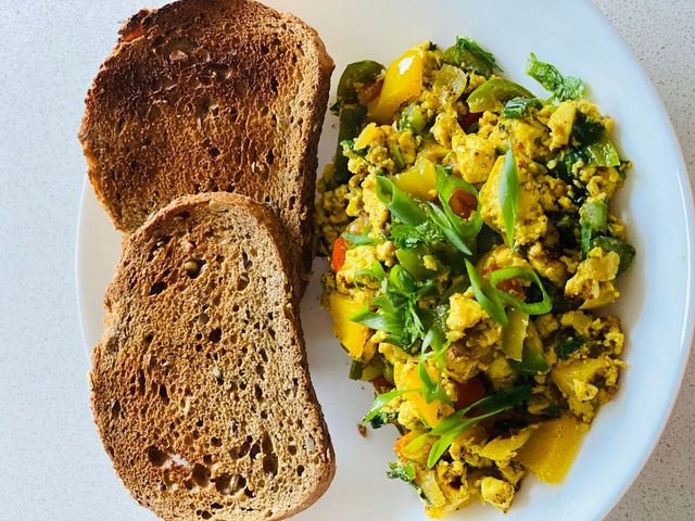 Curry Tofu Breakfast&nbsp;Scramble